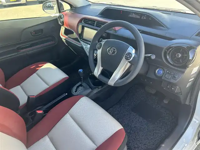 トヨタ アクア S 群馬県 2015(平27)年 11.4万km ライムホワイトパールクリスタルシャイン ワンオーナー/純正メモリナビ(NSZT-W62G)/フルセグTV/CD/DVD/Bluetooth/バックカメラ/ビルトインETC/社外ドライブレコーダー/前席シートヒーター/スマートキー/プッシュスタート/クリアランスソナー/社外15インチAW/Wエアバック/ABS/保証書/取扱説明書