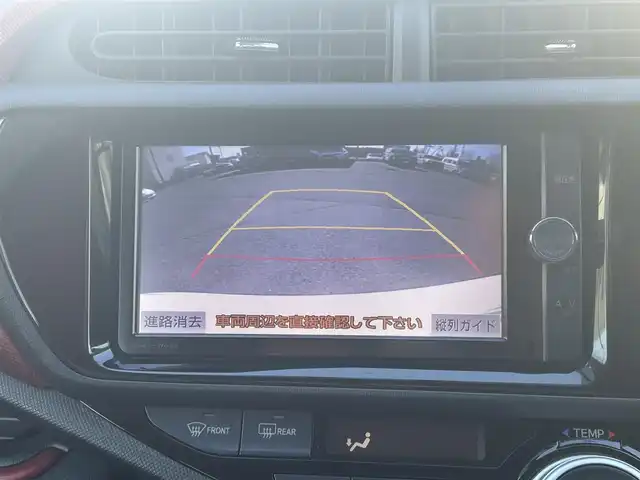 トヨタ アクア S 群馬県 2015(平27)年 11.4万km ライムホワイトパールクリスタルシャイン ワンオーナー/純正メモリナビ(NSZT-W62G)/フルセグTV/CD/DVD/Bluetooth/バックカメラ/ビルトインETC/社外ドライブレコーダー/前席シートヒーター/スマートキー/プッシュスタート/クリアランスソナー/社外15インチAW/Wエアバック/ABS/保証書/取扱説明書