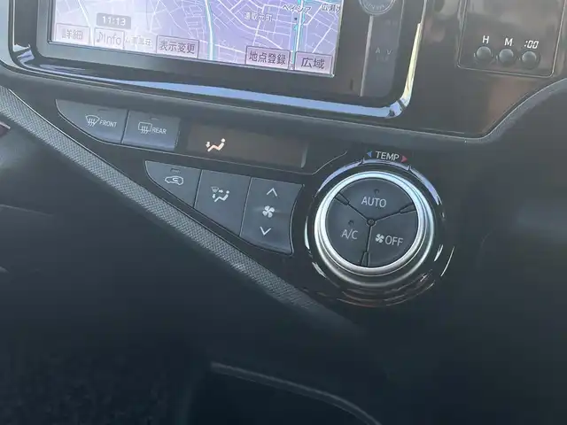 トヨタ アクア S 群馬県 2015(平27)年 11.4万km ライムホワイトパールクリスタルシャイン ワンオーナー/純正メモリナビ(NSZT-W62G)/フルセグTV/CD/DVD/Bluetooth/バックカメラ/ビルトインETC/社外ドライブレコーダー/前席シートヒーター/スマートキー/プッシュスタート/クリアランスソナー/社外15インチAW/Wエアバック/ABS/保証書/取扱説明書