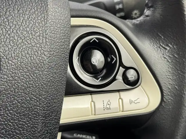 トヨタ プリウス S 福岡県 2016(平28)年 5.2万km アティチュードブラックマイカ 純正９型ナビ（ＢＴ，フルセグＴＶ）　/バックカメラ　/レーダークルーズコントロール　/衝突軽減ブレーキ　/レーンキープ　/オートマチックハイビーム　/ステアリングリモコン　/ＬＥＤヘッドライト　
