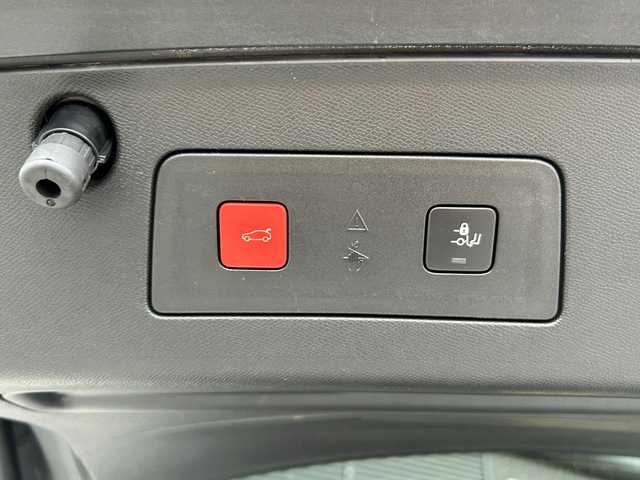 プジョー ５０８ SW GTライン プレミアムレザーED 茨城県 2021(令3)年 1.5万km ネイクルホワイト 純正メモリナビ（iPod/USB)/バックカメラ（サイドカメラ）/アクティブセーフティブレーキ/プッシュスタート/純正19インチアルミホイール/FOCALサウンド/レーンアシスト/・レーンポジショニングアシスト/・レーンキープアシスト/パワーバックドア/レーダークルーズコントロール/LEDヘッドランプ/レザーシート/前席シートヒーター/ETC/新車保証書/取扱説明書/ワンオーナー/スマートキー