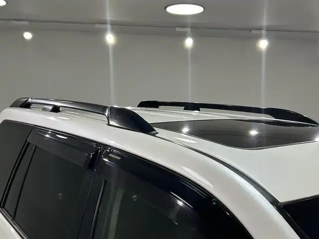 トヨタ ランドクルーザー プラド TX Lパッケージ 愛知県 2014(平26)年 6.5万km ホワイトパールクリスタルシャイン ＳＤナビ　/(Ｂｌｕｅｔｏｏｔｈ/フルセグＴＶ/SD/CD・DVD再生/iPod)/サンルーフ　/黒レザーシート　/前席シートヒーター　/ＥＴＣ　/バックカメラ　/USB接続/電動パワーシート　/クルーズコントロール　/ＬＥＤヘッドライト　　/純正フロアマット　/ＬＥＤフォグ/盗難防止装置