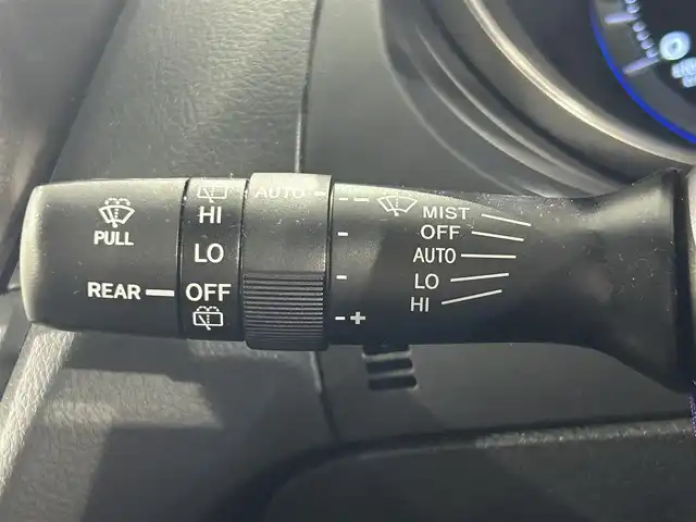 トヨタ ランドクルーザー プラド TX Lパッケージ 愛知県 2014(平26)年 6.5万km ホワイトパールクリスタルシャイン ＳＤナビ　/(Ｂｌｕｅｔｏｏｔｈ/フルセグＴＶ/SD/CD・DVD再生/iPod)/サンルーフ　/黒レザーシート　/前席シートヒーター　/ＥＴＣ　/バックカメラ　/USB接続/電動パワーシート　/クルーズコントロール　/ＬＥＤヘッドライト　　/純正フロアマット　/ＬＥＤフォグ/盗難防止装置