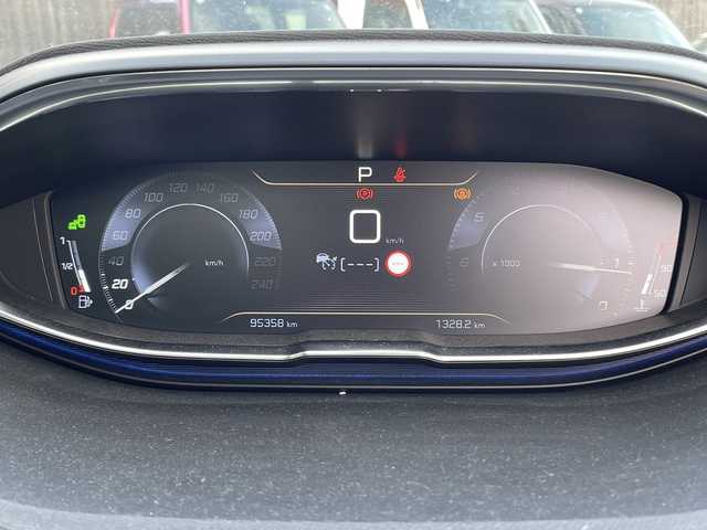 プジョー ３００８ ブルー HDi スペシャルED 大分県 2018(平30)年 9.6万km パールⅡ ワンオーナー /サンルーフ/ハーフレザーシート /全方位カメラ/純正18インチアルミホイール/純正フロアマット/純正ETC/純正LEDヘッドライト/オートライト/衝突被害軽減ブレーキ/レーンキープアシスト/横滑り防止装置/コーナーセンサー/Bluetooth/クルーズコントロール/スマートキー