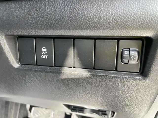 スズキ スイフト XG LTD 石川県 2019(令1)年 2.3万km パール 純正オーディオ/シートヒーター/スマートキー/プッシュスタート/電動ミラー/オートエアコン/社外アルミホイール/純正ホイール&夏タイヤあり
