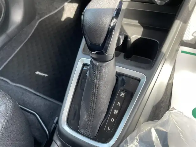 スズキ スイフト XG LTD 石川県 2019(令1)年 2.3万km パール 純正オーディオ/シートヒーター/スマートキー/プッシュスタート/電動ミラー/オートエアコン/社外アルミホイール/純正ホイール&夏タイヤあり