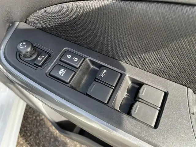 スズキ スイフト XG LTD 石川県 2019(令1)年 2.3万km パール 純正オーディオ/シートヒーター/スマートキー/プッシュスタート/電動ミラー/オートエアコン/社外アルミホイール/純正ホイール&夏タイヤあり