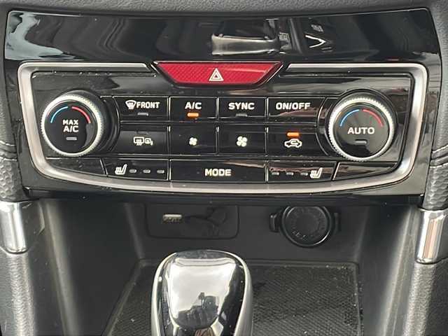 スバル フォレスター ハイブリッド アドバンス 道北・旭川 2018(平30)年 8.4万km クリスタルブラックシリカ ・4WD/・禁煙車/・純正DIATONEメモリナビ/CD/DVD/SD/MSV/BT/フルセグ/・フロント/サイド/バックカメラ/・デジタルインナーミラー /・アイサイトコアテクノロジー/セーフティプラス/・プリクラッシュ/・レーダークルーズコントロール/・誤発進抑制/・レーンキープ /・ブラインドスポットモニタリング/・コーナーセンサー /・革調シートカバー/・ハーフレザー/・運転席メモリシート/・パワーシート /・全席シートヒーター /・ステアリングヒーター/・ミラーヒーター /・オートライト/・LEDヘッドライト/・フォグライト/・リアフォグ/・ヘッドライトウォッシャー/・パワーバックドア /・パドルシフト/・オートワイパー/・ETC/・ドライブレコーダー/・フロントデアイサー/・純正フロアマット/・ドアバイザー
