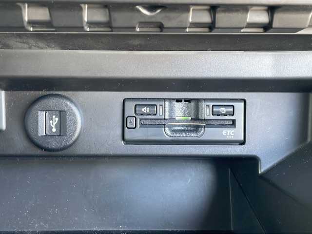 スズキ ソリオ バンディット HV MV 千葉県 2021(令3)年 5.5万km メロウディープレッドパール/ブラック /4WD//禁煙車//ワンオーナー//純正SDナビ//CD/DVD/SD/MSV/USB/BT/フルセグ//全方位カメラ//両側パワースライドドア//純正エンジンスターター//スズキセーフティサポート//デュアルカメラブレーキサポート//レーンキープアシスト//誤発進抑制//レーダークルーズコントロール//ヘッドアップディスプレイ//ビルトインETC//シートヒーター//ミラーヒーター//スマートサーキュレーター//オートライト//LEDヘッドライト//フォグライト//プッシュスタート//純正フロアマット//ドアバイザー//冬タイヤ積込