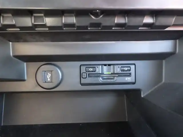 スズキ ソリオ バンディット HV MV 千葉県 2021(令3)年 5.5万km メロウディープレッドパール/ブラック /4WD//禁煙車//ワンオーナー//純正SDナビ//CD/DVD/SD/MSV/USB/BT/フルセグ//全方位カメラ//両側パワースライドドア//純正エンジンスターター//スズキセーフティサポート//デュアルカメラブレーキサポート//レーンキープアシスト//誤発進抑制//レーダークルーズコントロール//ヘッドアップディスプレイ//ビルトインETC//シートヒーター//ミラーヒーター//スマートサーキュレーター//オートライト//LEDヘッドライト//フォグライト//プッシュスタート//純正フロアマット//ドアバイザー