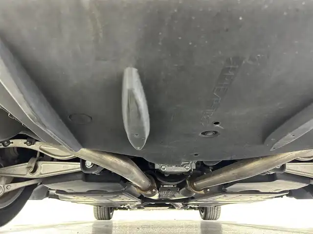 レクサス ＬＳ 600h バージョンL 佐賀県 2015(平27)年 6.9万km ブラック 純正ナビ/Bluetooth/フルセグTV/Blu-ray/DVD/CD/FM/AM/SD/USB/サンルーフ/プレミアムサウンドシステム/バックカメラ/ビルトインETC/全席パワーシート【メモリー機能付き】/全席シートヒーター・ベンチレーション/ハンドルヒーター/パワーバックドア/ブラインドスポットモニター/前後コーナーセンサー/オートハイビーム/レーダークルーズコントロール/レーンキープアシスト/純正フロアマット/純正18インチアルミホイール