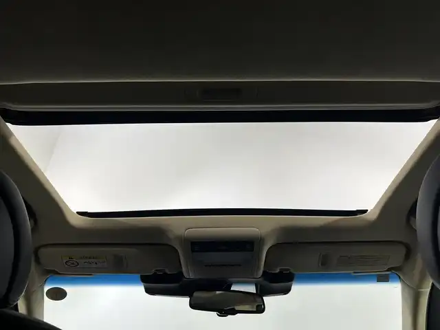 レクサス ＬＳ 600h バージョンL 佐賀県 2015(平27)年 6.9万km ブラック 純正ナビ/Bluetooth/フルセグTV/Blu-ray/DVD/CD/FM/AM/SD/USB/サンルーフ/プレミアムサウンドシステム/バックカメラ/ビルトインETC/全席パワーシート【メモリー機能付き】/全席シートヒーター・ベンチレーション/ハンドルヒーター/パワーバックドア/ブラインドスポットモニター/前後コーナーセンサー/オートハイビーム/レーダークルーズコントロール/レーンキープアシスト/純正フロアマット/純正18インチアルミホイール