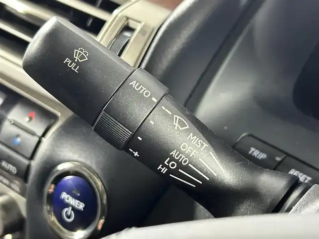 レクサス ＬＳ 600h バージョンL 佐賀県 2015(平27)年 6.9万km ブラック 純正ナビ/Bluetooth/フルセグTV/Blu-ray/DVD/CD/FM/AM/SD/USB/サンルーフ/プレミアムサウンドシステム/バックカメラ/ビルトインETC/全席パワーシート【メモリー機能付き】/全席シートヒーター・ベンチレーション/ハンドルヒーター/パワーバックドア/ブラインドスポットモニター/前後コーナーセンサー/オートハイビーム/レーダークルーズコントロール/レーンキープアシスト/純正フロアマット/純正18インチアルミホイール