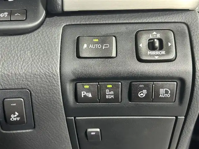 レクサス ＬＳ 600h バージョンL 佐賀県 2015(平27)年 6.9万km ブラック 純正ナビ/Bluetooth/フルセグTV/Blu-ray/DVD/CD/FM/AM/SD/USB/サンルーフ/プレミアムサウンドシステム/バックカメラ/ビルトインETC/全席パワーシート【メモリー機能付き】/全席シートヒーター・ベンチレーション/ハンドルヒーター/パワーバックドア/ブラインドスポットモニター/前後コーナーセンサー/オートハイビーム/レーダークルーズコントロール/レーンキープアシスト/純正フロアマット/純正18インチアルミホイール