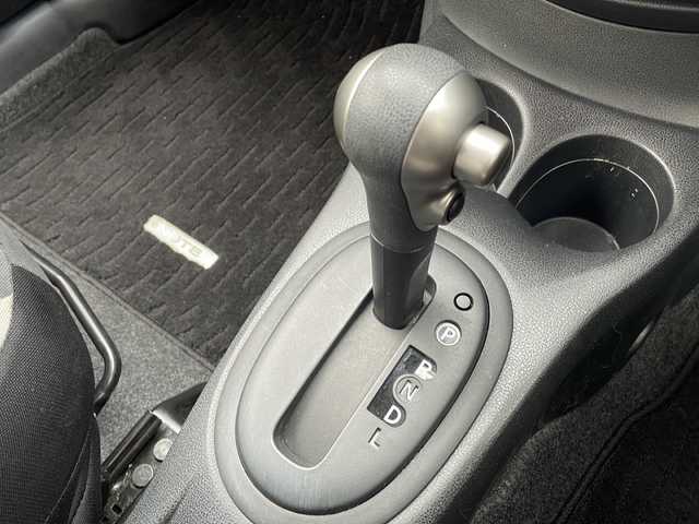 日産 ノート X FOUR 岩手県 2017(平29)年 6.4万km ブリリアントホワイトパール 純正メモリナビ/AM/FM/CD/DVD/Bluetooth/フルセグTV/バックカメラ/ETC/ドライブレコーダー/衝突被害軽減ブレーキ/レーンキープアシスト/横滑り防止装置/オートライト/スマートキー/プッシュスタート/電動格納ミラー/純正フロアマット/純正ドアバイザー