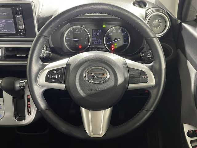 ダイハツ キャスト アクティバ G SAⅢ 沖縄県 2018(平30)年 8.7万km パールホワイトⅢ 県外仕入れ/禁煙車/全方位カメラ/純正ナビ/・ＣＤ／ＤＶＤ／Ｂｌｕｅｔｏｏｔｈ／フルセグＴＶ/ドライブレコーダー前方/ＥＴＣ/ベンチシート/ＡＢＳ/横滑り防止装置/衝突被害軽減システム/オートマチックハイビーム/純正ドアバイザー/オートライト/ステアリングスイッチ/ヘッドライトレベライザー/純正ドアバイザー/電動格納ミラー