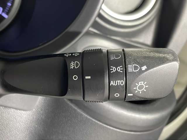 ダイハツ キャスト アクティバ G SAⅢ 沖縄県 2018(平30)年 8.7万km パールホワイトⅢ 県外仕入れ/禁煙車/全方位カメラ/純正ナビ/・ＣＤ／ＤＶＤ／Ｂｌｕｅｔｏｏｔｈ／フルセグＴＶ/ドライブレコーダー前方/ＥＴＣ/ベンチシート/ＡＢＳ/横滑り防止装置/衝突被害軽減システム/オートマチックハイビーム/純正ドアバイザー/オートライト/ステアリングスイッチ/ヘッドライトレベライザー/純正ドアバイザー/電動格納ミラー