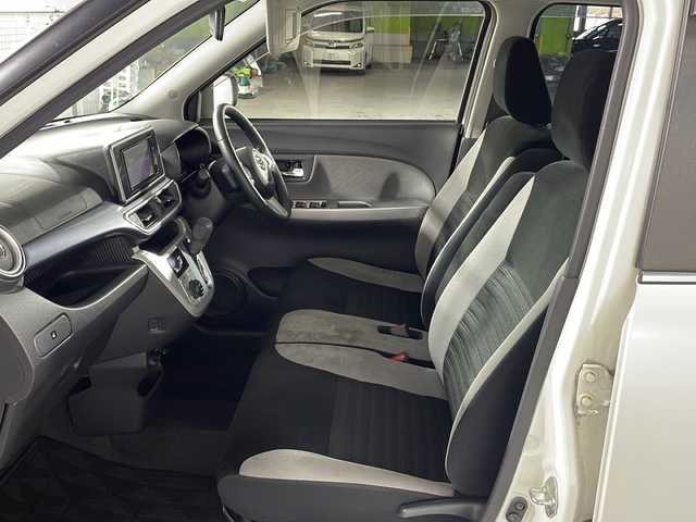 ダイハツ キャスト アクティバ G SAⅢ 沖縄県 2018(平30)年 8.7万km パールホワイトⅢ 県外仕入れ/禁煙車/全方位カメラ/純正ナビ/・ＣＤ／ＤＶＤ／Ｂｌｕｅｔｏｏｔｈ／フルセグＴＶ/ドライブレコーダー前方/ＥＴＣ/ベンチシート/ＡＢＳ/横滑り防止装置/衝突被害軽減システム/オートマチックハイビーム/純正ドアバイザー/オートライト/ステアリングスイッチ/ヘッドライトレベライザー/純正ドアバイザー/電動格納ミラー