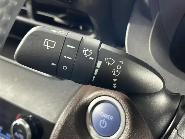 トヨタ ヤリスクロス ハイブリッド Z 佐賀県 2020(令2)年 3.1万km ブラックマイカ/ホワイトパールクリスタルシャイン 2トーン 純正8インチディスプレイオーディオ/ヘッドアップディスプレイ/衝突被害軽減システム/全方位バックカメラ/ブラインドスポットモニター/レーダークルーズコントロール/パーキングサポートブレーキ/レーンアシスト/クリアランスソナー/ロードサインアシスト/オートマチックハイビーム/オートライト/ビルトインETC/運転席・助手席シートヒーター/運転席パワーシート/ハーフレザー/パワーバックドア/LEDヘッドライト/純正18インチアルミホイール/フォグライト/スペアキー×1/禁煙車