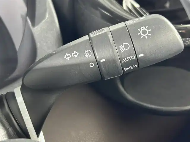 トヨタ ヤリスクロス ハイブリッド Z 佐賀県 2020(令2)年 3.1万km ブラックマイカ/ホワイトパールクリスタルシャイン 2トーン 純正8インチディスプレイオーディオ/ヘッドアップディスプレイ/衝突被害軽減システム/全方位バックカメラ/ブラインドスポットモニター/レーダークルーズコントロール/パーキングサポートブレーキ/レーンアシスト/クリアランスソナー/ロードサインアシスト/オートマチックハイビーム/オートライト/ビルトインETC/運転席・助手席シートヒーター/運転席パワーシート/ハーフレザー/パワーバックドア/LEDヘッドライト/純正18インチアルミホイール/フォグライト/スペアキー×1/禁煙車