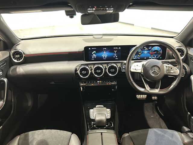 メルセデス・ベンツ Ａ２００ｄ AMGライン 新潟県 2020(令2)年 4万km デジタルホワイト オプション/レーダーセーフティーパッケージ/・アクティブディスタンス・ディストロニック（自動再発進機能付き/・アクティブブレーキ（歩行者・飛び出し検知機能付き）/・アクティブブラインドスポットアシスト/・アクティブレーンキーピングアシスト/・アクティブステアリングアシスト/ナビゲーションパッケージ/AMGスタイリングパッケージ/・DINAMICAシート/・18インチAMG5ツインスポークアルミホイール/・マルチビームLEDヘッドライト/・アダプティブハイビームアシスト・プラス/アイドリングストップ/シートヒーター/アダプティブクルーズコントロール/バックカメラ/前後ドライブレコーダー/フルセグＴＶ/Bluetooth/パワーシート/USB×2/フロアマット/ETC/取扱説明書/保証書/スペアキー