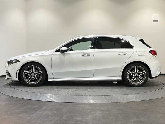 メルセデス・ベンツ Ａ２００ｄ AMGライン 新潟県 2020(令2)年 4万km デジタルホワイト オプション/レーダーセーフティーパッケージ/・アクティブディスタンス・ディストロニック（自動再発進機能付き/・アクティブブレーキ（歩行者・飛び出し検知機能付き）/・アクティブブラインドスポットアシスト/・アクティブレーンキーピングアシスト/・アクティブステアリングアシスト/ナビゲーションパッケージ/AMGスタイリングパッケージ/・DINAMICAシート/・18インチAMG5ツインスポークアルミホイール/・マルチビームLEDヘッドライト/・アダプティブハイビームアシスト・プラス/アイドリングストップ/シートヒーター/アダプティブクルーズコントロール/バックカメラ/前後ドライブレコーダー/フルセグＴＶ/Bluetooth/パワーシート/USB×2/フロアマット/ETC/取扱説明書/保証書/スペアキー