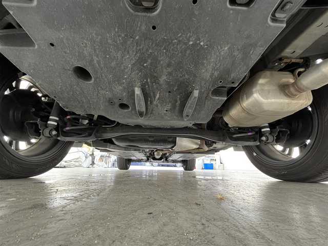 トヨタ ヤリスクロス ハイブリッド Z 滋賀県 2022(令4)年 2万km ブラックマイカ 禁煙車/純正９型ディスプレイオーディオ/パノラミックビューモニター/ＥＴＣ/衝突軽減ブレーキ/レーンディパーチャーアラート/BSM/ＬＥＤヘッドライト/オートライト/ハーフレザーシート/シートヒーター/パワーシート/ステアリングヒーター/電動パーキングブレーキ/ブレーキホールド/プッシュスタート/スマートキー/ドアバイザー/純正アルミホイール