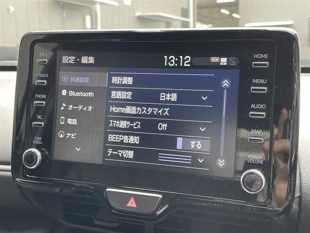 トヨタ ヤリスクロス ハイブリッド Z 滋賀県 2022(令4)年 2万km ブラックマイカ 禁煙車/純正９型ディスプレイオーディオ/パノラミックビューモニター/ＥＴＣ/衝突軽減ブレーキ/レーンディパーチャーアラート/BSM/ＬＥＤヘッドライト/オートライト/ハーフレザーシート/シートヒーター/パワーシート/ステアリングヒーター/電動パーキングブレーキ/ブレーキホールド/プッシュスタート/スマートキー/ドアバイザー/純正アルミホイール