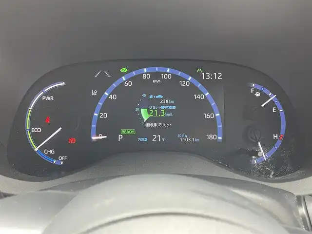 トヨタ ヤリスクロス ハイブリッド Z 滋賀県 2022(令4)年 2万km ブラックマイカ 禁煙車/純正９型ディスプレイオーディオ/パノラミックビューモニター/ＥＴＣ/衝突軽減ブレーキ/レーンディパーチャーアラート/BSM/ＬＥＤヘッドライト/オートライト/ハーフレザーシート/シートヒーター/パワーシート/ステアリングヒーター/電動パーキングブレーキ/ブレーキホールド/プッシュスタート/スマートキー/ドアバイザー/純正アルミホイール