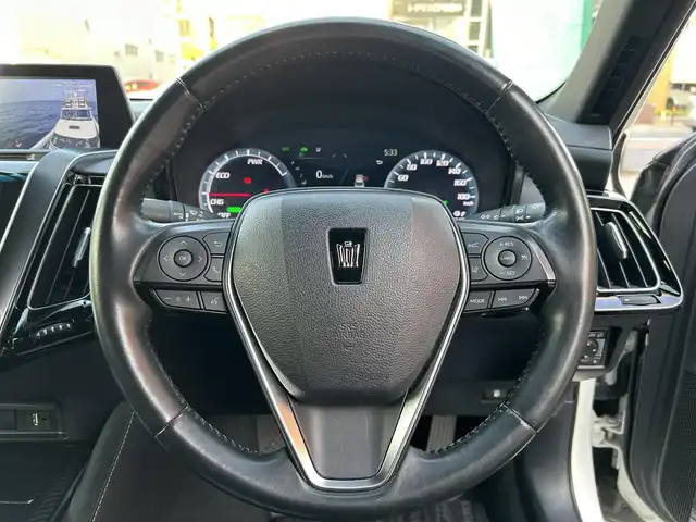 トヨタ クラウン ハイブリッド RS アドバンス 大阪府 2018(平30)年 1.2万km ホワイトパールクリスタルシャイン 純正メーカーナビ/　【フルセグTV/CD・DVD/Bluetooth】/パノラミックビューモニター/ハーフレザーシート/運転席・助手席パワーシート　/ステアリングチルト機能/ステアリングテレスコピック機構/パーキングアシスト/レーダークルーズコントロール/コーナーセンサー/ブレーキアシスト/横滑り防止システム/レーンキープアシスト/プリクラッシュセーフティ/盗難防止システム/ブラインドスポットモニター/UVカットガラス/プライバシーガラス/ナイトビジョン/MTモード付AT/ETC2.0