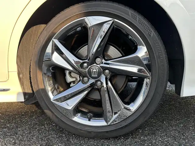トヨタ クラウン ハイブリッド RS アドバンス 大阪府 2018(平30)年 1.2万km ホワイトパールクリスタルシャイン 純正メーカーナビ/　【フルセグTV/CD・DVD/Bluetooth】/パノラミックビューモニター/ハーフレザーシート/運転席・助手席パワーシート　/ステアリングチルト機能/ステアリングテレスコピック機構/パーキングアシスト/レーダークルーズコントロール/コーナーセンサー/ブレーキアシスト/横滑り防止システム/レーンキープアシスト/プリクラッシュセーフティ/盗難防止システム/ブラインドスポットモニター/UVカットガラス/プライバシーガラス/ナイトビジョン/MTモード付AT/ETC2.0
