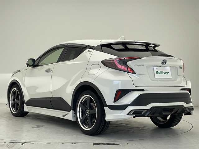 トヨタ Ｃ－ＨＲ G LEDエディション 沖縄県 2018(平30)年 6.3万km ホワイトパールクリスタルシャイン 純正9インチナビ（NSZT-Y66T）/（フルセグTV　DVD　Bluetooth接続）/バックカメラ/ETC/トヨタセーフティセンス/ステアリングスイッチ/ハーフレザーシート/シートヒーター/TRDエアロ/コーナーセンサー/ブラインドスポットモニター/スマートキー/プッシュスタート/LEDヘッドライト/オートライト/シートカバー付き/純正フロアマット/TVキャンセラー付き