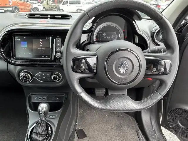 ルノー トゥインゴ サンドレ 奈良県 2020(令2)年 4.4万km グレーＭ ワンオーナー　/ディスプレイオーディオ /(AppleCarPlay/AUX/FM/AM) /バックカメラ /車線逸脱警報 /クリアランスソナー /クルーズコントロール/ハーフレザーシート /前席シートヒーター /ETC /前後ドライブレコーダー /トノカバー/オートライト/フォグライト