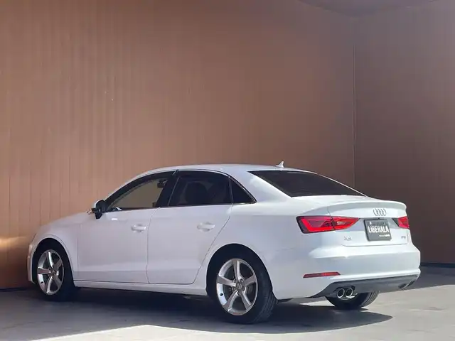 アウディ Ａ３ セダン 1．4 TFSIシリンダーオンデマンド 愛知県 2014(平26)年 6.9万km グレイシアホワイトメタリック 純正ナビ/CD/DVD/SD/BT/バックカメラ/フルセグTV/アクティブクルーズコントロール/パドルシフト/アウディプレセンス/AUDIドライブセレクト/ドライブレコーダー/アドバンストキー/HIDヘッドライト/純正17インチAW/保証書/取扱説明書
