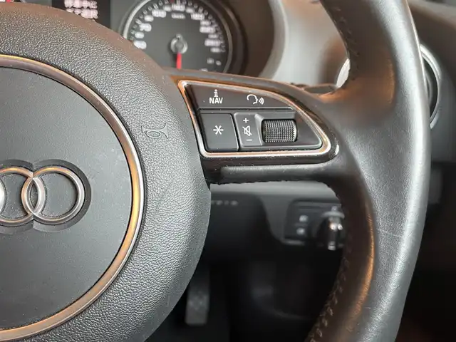 アウディ Ａ３ セダン 1．4 TFSIシリンダーオンデマンド 愛知県 2014(平26)年 6.9万km グレイシアホワイトメタリック 純正ナビ/CD/DVD/SD/BT/バックカメラ/フルセグTV/アクティブクルーズコントロール/パドルシフト/アウディプレセンス/AUDIドライブセレクト/ドライブレコーダー/アドバンストキー/HIDヘッドライト/純正17インチAW/保証書/取扱説明書