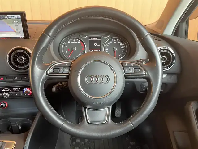 アウディ Ａ３ セダン 1．4 TFSIシリンダーオンデマンド 愛知県 2014(平26)年 6.9万km グレイシアホワイトメタリック 純正ナビ/CD/DVD/SD/BT/バックカメラ/フルセグTV/アクティブクルーズコントロール/パドルシフト/アウディプレセンス/AUDIドライブセレクト/ドライブレコーダー/アドバンストキー/HIDヘッドライト/純正17インチAW/保証書/取扱説明書