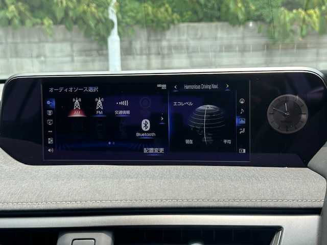 レクサス ＵＸ 200 バージョンC 大阪府 2022(令4)年 1.7万km グラファイトブラックガラスフレーク ナビ　/フルセグ　/Ｂｌｕｅｔｏｏｔｈ　/全方位カメラ　/レザーシート　/シートヒーター　/ステアリングヒーター　/ブラインドスポットモニター　/レーダークルーズコントロール　/メモリーシート　/２．０ＥＴＣ　/フロアーマット/前後ドライブレコーダー