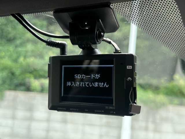 レクサス ＵＸ 200 バージョンC 大阪府 2022(令4)年 1.7万km グラファイトブラックガラスフレーク ナビ　/フルセグ　/Ｂｌｕｅｔｏｏｔｈ　/全方位カメラ　/レザーシート　/シートヒーター　/ステアリングヒーター　/ブラインドスポットモニター　/レーダークルーズコントロール　/メモリーシート　/２．０ＥＴＣ　/フロアーマット/前後ドライブレコーダー