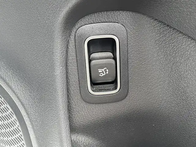 メルセデス・ベンツ ＣＬＡ２００ｄ Sブレーク AMGライン 滋賀県 2021(令3)年 2.8万km デジタルホワイト 純正ナビ/フルセグTV/バックカメラ/Bluetooth/レーダーセーフティパッケージ/ACC/ブラインドスポット/レーンキープアシスト/黒半革/・前席シートヒーター/・前席メモリー付きパワーシート/純正18インチAW/アンビエントライト/パワーバックドア/純正マルチLED/ETC2.0/スマートキー