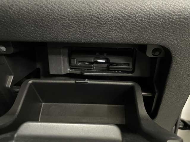 日産 セレナ e－パワー ハイウェイスター V 福岡県 2019(令1)年 4万km ブリリアントホワイトパール 純正9インチナビ/CD/DVD/Bluetooth/全方位モニター/プロパイロット/ETC/オートライト/LEDヘッドライト/両側パワースライドドア/ハンズフリースライドドア/衝突軽減ブレーキ/レーンキープアシスト/ステアリングスイッチ/電動パーキングブレーキ/電動格納ミラー/純正アルミホイール/純正フロアマット