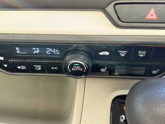 ホンダ Ｎ ＢＯＸ G L ホンダセンシング 埼玉県 2020(令2)年 13.1万km プレミアムアイボリーパールⅡ 純正ナビ /(USB/DVD/CD/FM/AM/フルセグ/SD/Bluetooth)/バックカメラ /ETC　/片側スライドオートライト　/プッシュスタート　/アイドリングストップ　/TRC /レーンキープアシスト　/衝突軽減ブレーキ　/ステアリングスイッチ　/クルコン追従有　/電動格納ミラー　/シートヒーター(D)/純正フロア　/LED/ISOFIX/ドアバイザー/サンシェード