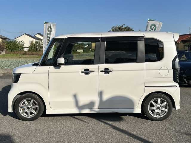 ホンダ Ｎ ＢＯＸ カスタム L ターボ 群馬県 2021(令3)年 2.1万km プラチナホワイトパール ・ドアバイザー/・クルーズコントロール/・スタートボタン/・パドルシフト/・社外ナビ/・純フロアマット/・Pスライド/・バックカメラ/・フルフラットシート/・オートライト/・PW/・ワンセグTV/・両側パワースライド/・プリクラッシュ