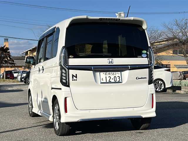 ホンダ Ｎ ＢＯＸ カスタム L ターボ 群馬県 2021(令3)年 2.1万km プラチナホワイトパール ・ドアバイザー/・クルーズコントロール/・スタートボタン/・パドルシフト/・社外ナビ/・純フロアマット/・Pスライド/・バックカメラ/・フルフラットシート/・オートライト/・PW/・ワンセグTV/・両側パワースライド/・プリクラッシュ