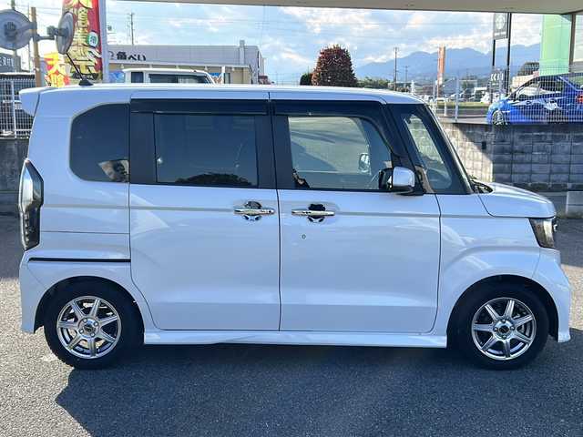 ホンダ Ｎ ＢＯＸ カスタム L ターボ 群馬県 2021(令3)年 2.1万km プラチナホワイトパール ・ドアバイザー/・クルーズコントロール/・スタートボタン/・パドルシフト/・社外ナビ/・純フロアマット/・Pスライド/・バックカメラ/・フルフラットシート/・オートライト/・PW/・ワンセグTV/・両側パワースライド/・プリクラッシュ