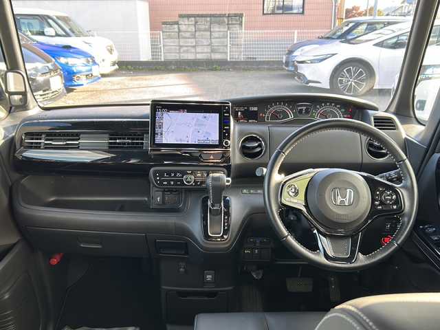 ホンダ Ｎ ＢＯＸ カスタム L ターボ 群馬県 2021(令3)年 2.1万km プラチナホワイトパール ・ドアバイザー/・クルーズコントロール/・スタートボタン/・パドルシフト/・社外ナビ/・純フロアマット/・Pスライド/・バックカメラ/・フルフラットシート/・オートライト/・PW/・ワンセグTV/・両側パワースライド/・プリクラッシュ