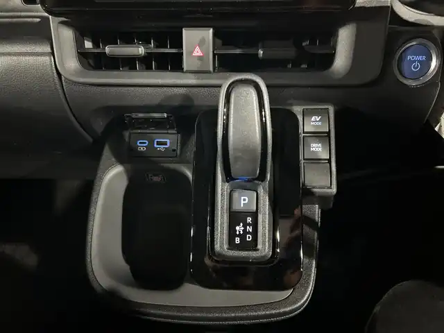 トヨタ シエンタ ハイブリッド Z 三重県 2022(令4)年 4万km ホワイトパールクリスタルシャイン /禁煙車//純正９型オーディオ（ナビ／ＢＴ／フルセグＴＶ／Ａｐｐｌｅｃａｒｐｌａｙ／ＡｎｄｏｒｏｉｄＡｕｔｏ）　//バックカメラ　//ＢＳＭ　//両側パワスラ //ETC2.0 //レーダークルコン// LEDヘッドライト //オートライト //オートハイビーム //前後コーナーセンサー//スマートキー //スペアーキー