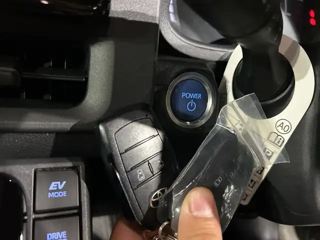 トヨタ シエンタ ハイブリッド Z 三重県 2022(令4)年 4万km ホワイトパールクリスタルシャイン /禁煙車//純正９型オーディオ（ナビ／ＢＴ／フルセグＴＶ／Ａｐｐｌｅｃａｒｐｌａｙ／ＡｎｄｏｒｏｉｄＡｕｔｏ）　//バックカメラ　//ＢＳＭ　//両側パワスラ //ETC2.0 //レーダークルコン// LEDヘッドライト //オートライト //オートハイビーム //前後コーナーセンサー//スマートキー //スペアーキー