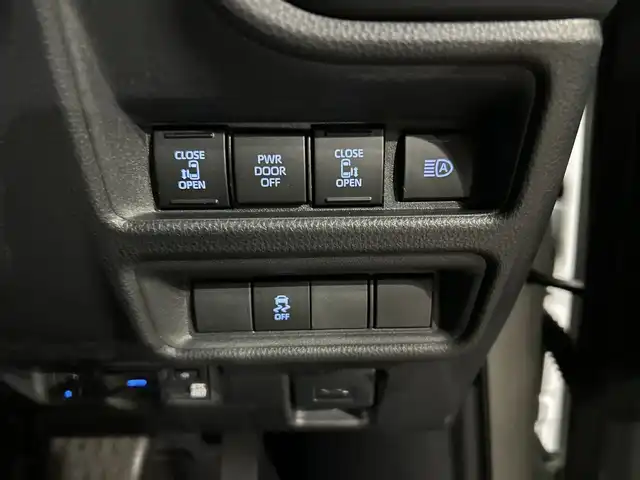 トヨタ シエンタ ハイブリッド Z 三重県 2022(令4)年 4万km ホワイトパールクリスタルシャイン /禁煙車//純正９型オーディオ（ナビ／ＢＴ／フルセグＴＶ／Ａｐｐｌｅｃａｒｐｌａｙ／ＡｎｄｏｒｏｉｄＡｕｔｏ）　//バックカメラ　//ＢＳＭ　//両側パワスラ //ETC2.0 //レーダークルコン// LEDヘッドライト //オートライト //オートハイビーム //前後コーナーセンサー//スマートキー //スペアーキー