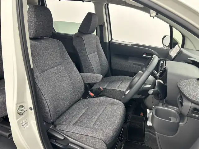 トヨタ シエンタ ハイブリッド Z 三重県 2022(令4)年 4万km ホワイトパールクリスタルシャイン /禁煙車//純正９型オーディオ（ナビ／ＢＴ／フルセグＴＶ／Ａｐｐｌｅｃａｒｐｌａｙ／ＡｎｄｏｒｏｉｄＡｕｔｏ）　//バックカメラ　//ＢＳＭ　//両側パワスラ //ETC2.0 //レーダークルコン// LEDヘッドライト //オートライト //オートハイビーム //前後コーナーセンサー//スマートキー //スペアーキー