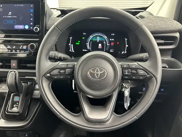 トヨタ シエンタ ハイブリッド Z 三重県 2022(令4)年 4万km ホワイトパールクリスタルシャイン /禁煙車//純正９型オーディオ（ナビ／ＢＴ／フルセグＴＶ／Ａｐｐｌｅｃａｒｐｌａｙ／ＡｎｄｏｒｏｉｄＡｕｔｏ）　//バックカメラ　//ＢＳＭ　//両側パワスラ //ETC2.0 //レーダークルコン// LEDヘッドライト //オートライト //オートハイビーム //前後コーナーセンサー//スマートキー //スペアーキー